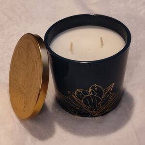 NEW! Bellevue Candle 20oz